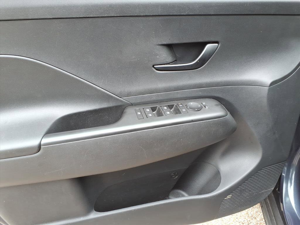 Used 2024 Hyundai Kona SEL w/ Convenience Package FWD image 14