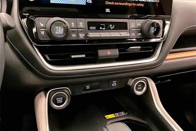 Used 2024 Toyota Grand Highlander Platinum image 28
