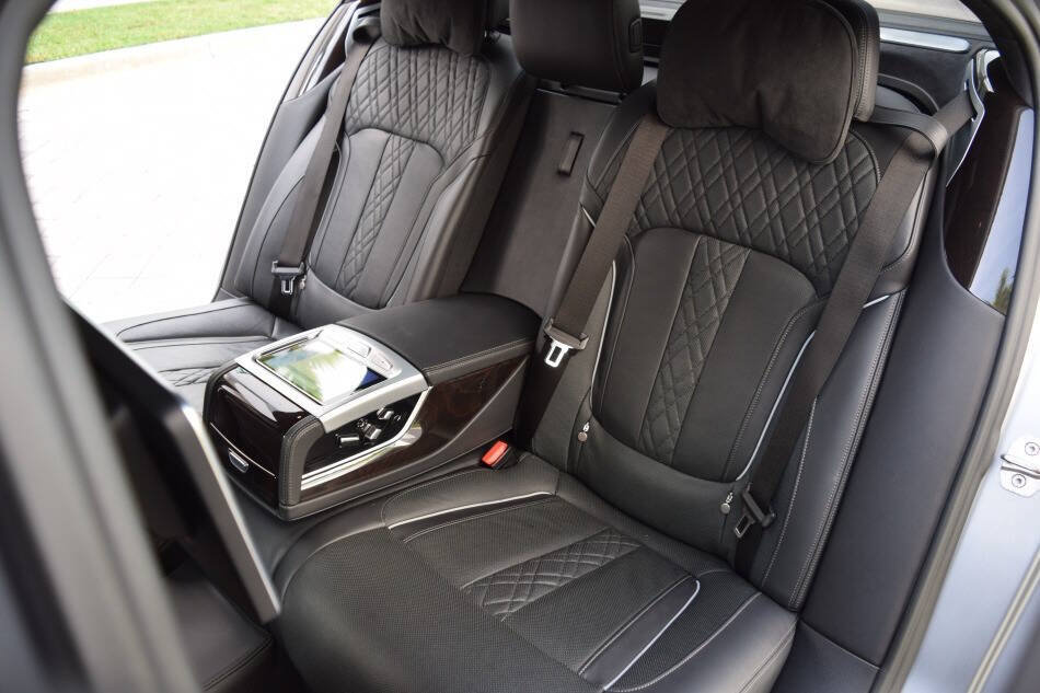 Used 2018 BMW ALPINA B7 xDrive w/ Luxury Rear Seating Package AWD/4WD image 44
