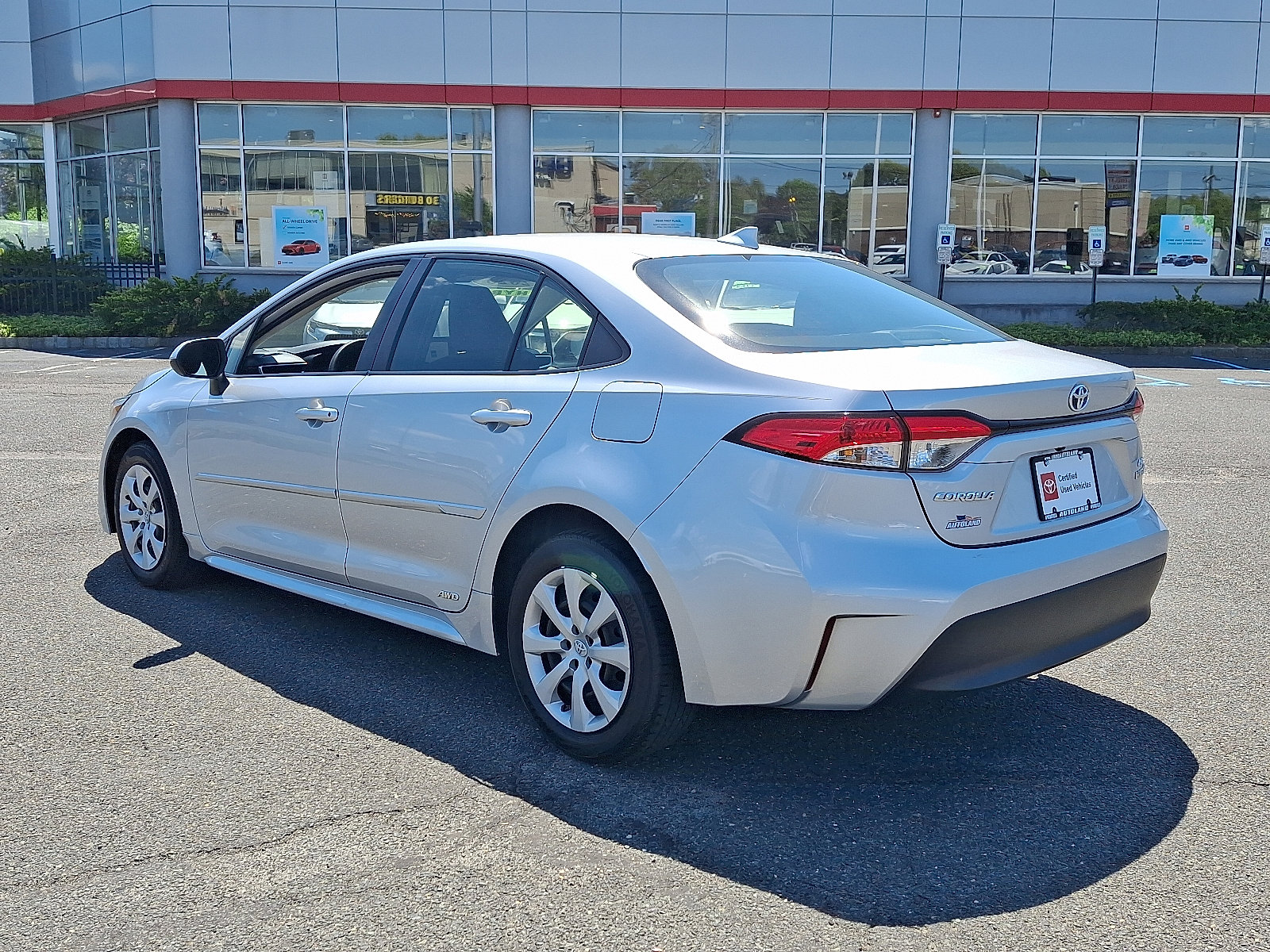 Used 2023 Toyota Corolla LE AWD/4WD image 5