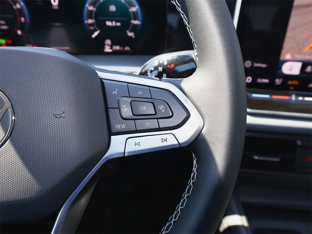 New 2025 Volkswagen Tiguan SE image 23