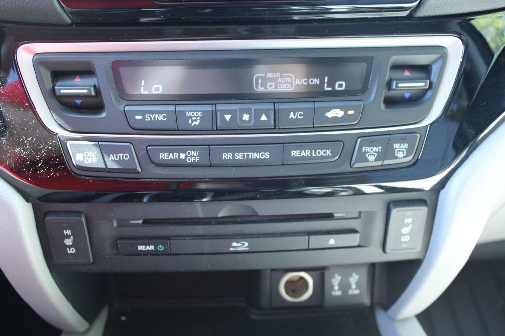 Used 2016 Honda Pilot Touring image 19