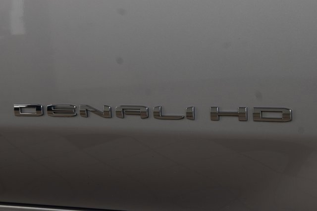 Used 2023 GMC Sierra 2500 Denali w/ Denali Ultimate Package image 18