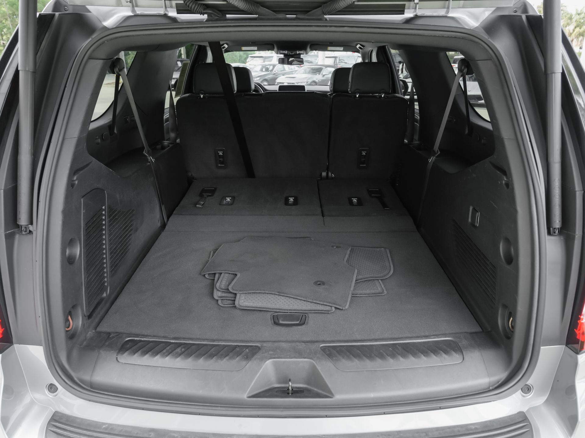 Used 2024 GMC Yukon XL SLT RWD image 41