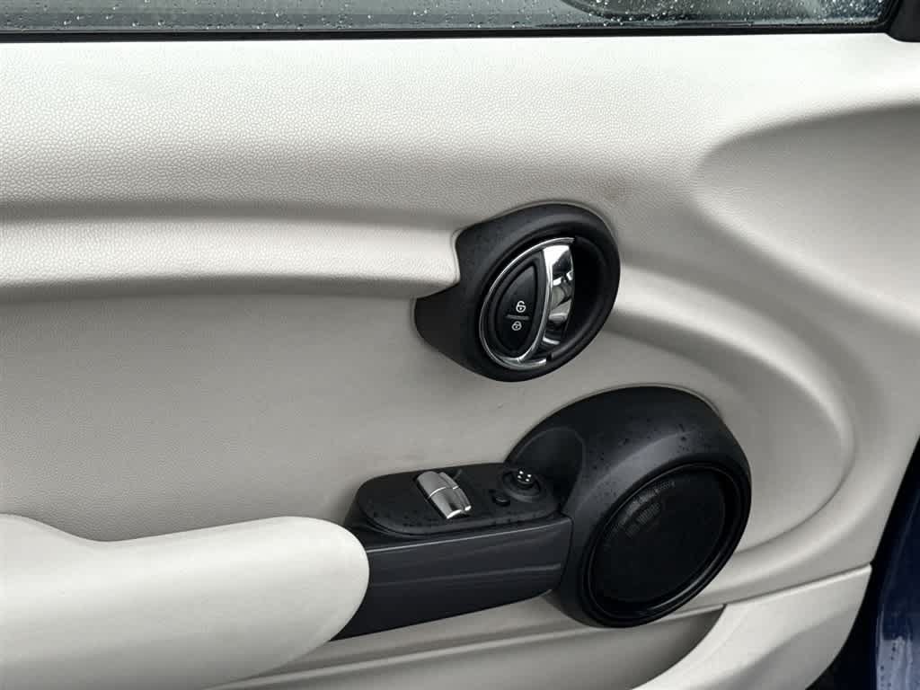 Used 2014 MINI Cooper 2-Door Hardtop FWD image 17