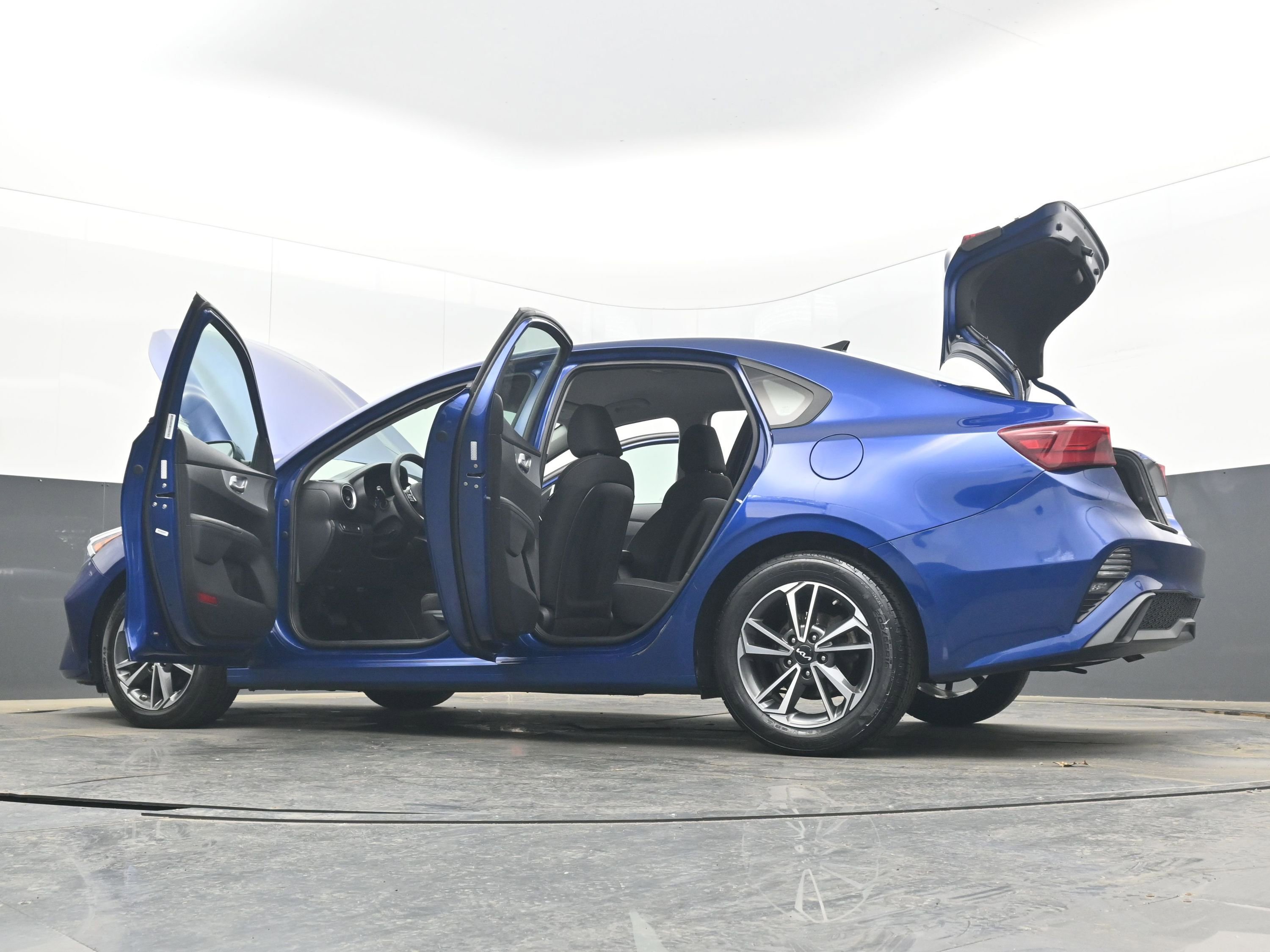 Used 2023 Kia Forte LXS image 43