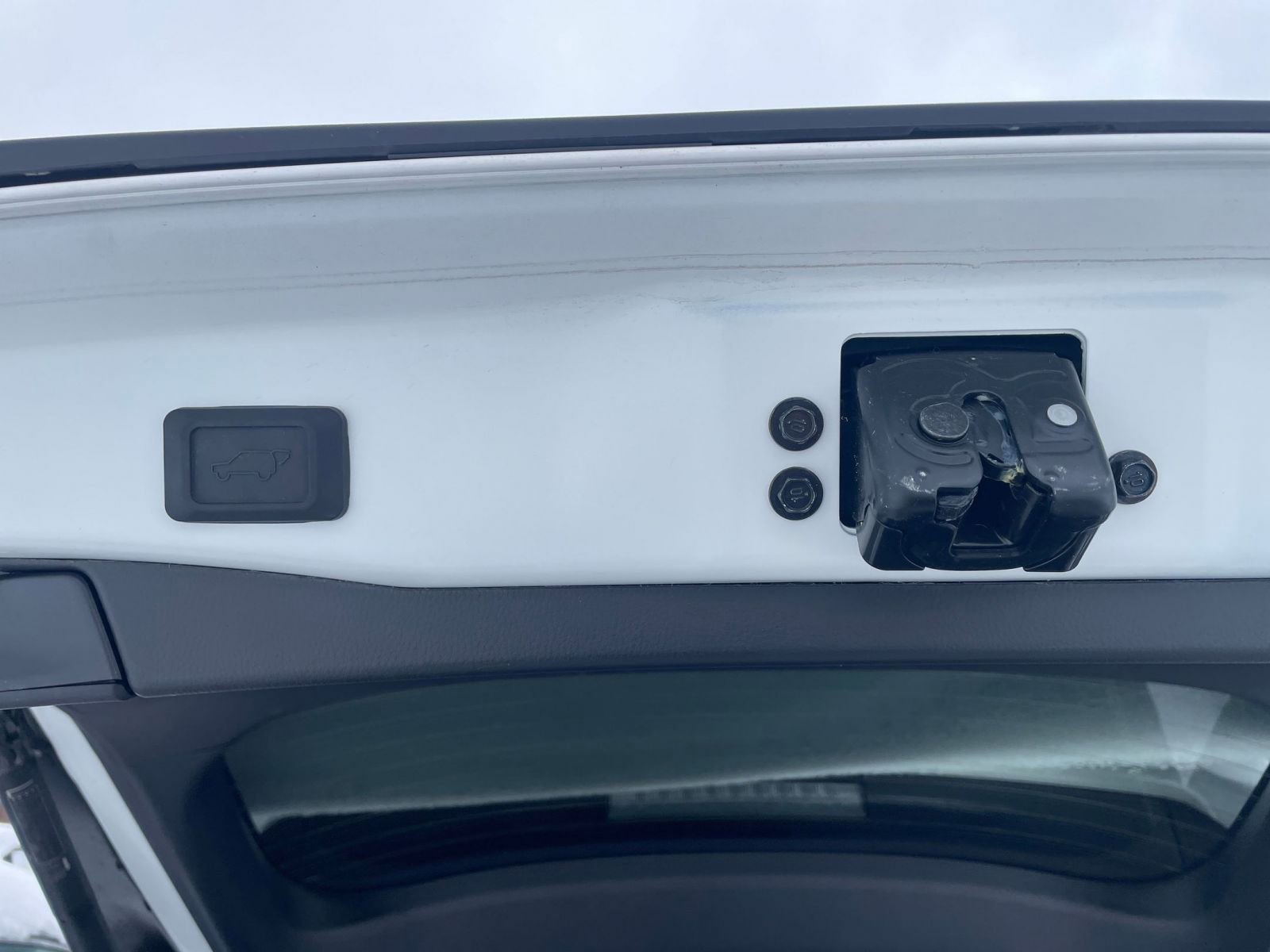 Used 2025 Toyota RAV4 XLE image 22