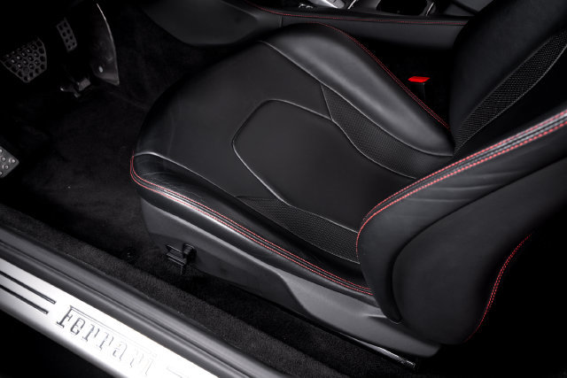Certified 2020 Ferrari Portofino RWD image 23
