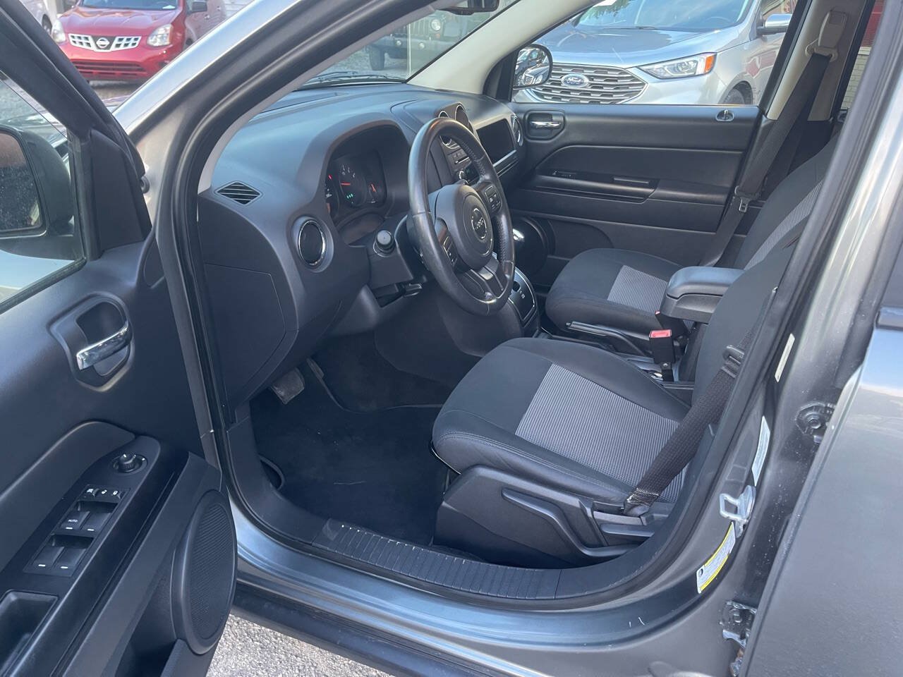 Used 2013 Jeep Compass Latitude AWD/4WD image 13