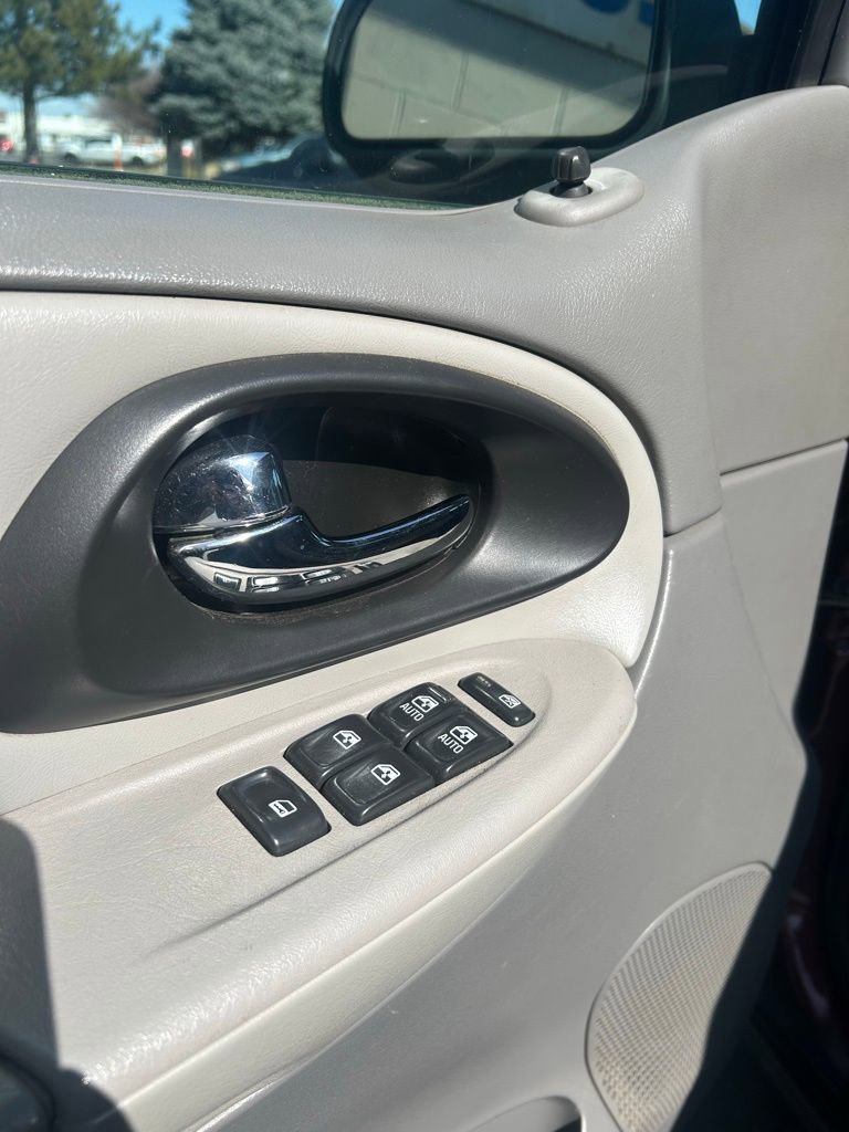 Used 2005 Chevrolet TrailBlazer LS w/ LS Preferred Equipment Group image 13