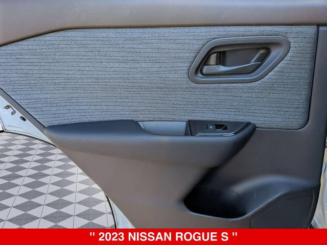 Used 2023 Nissan Rogue S AWD/4WD image 28