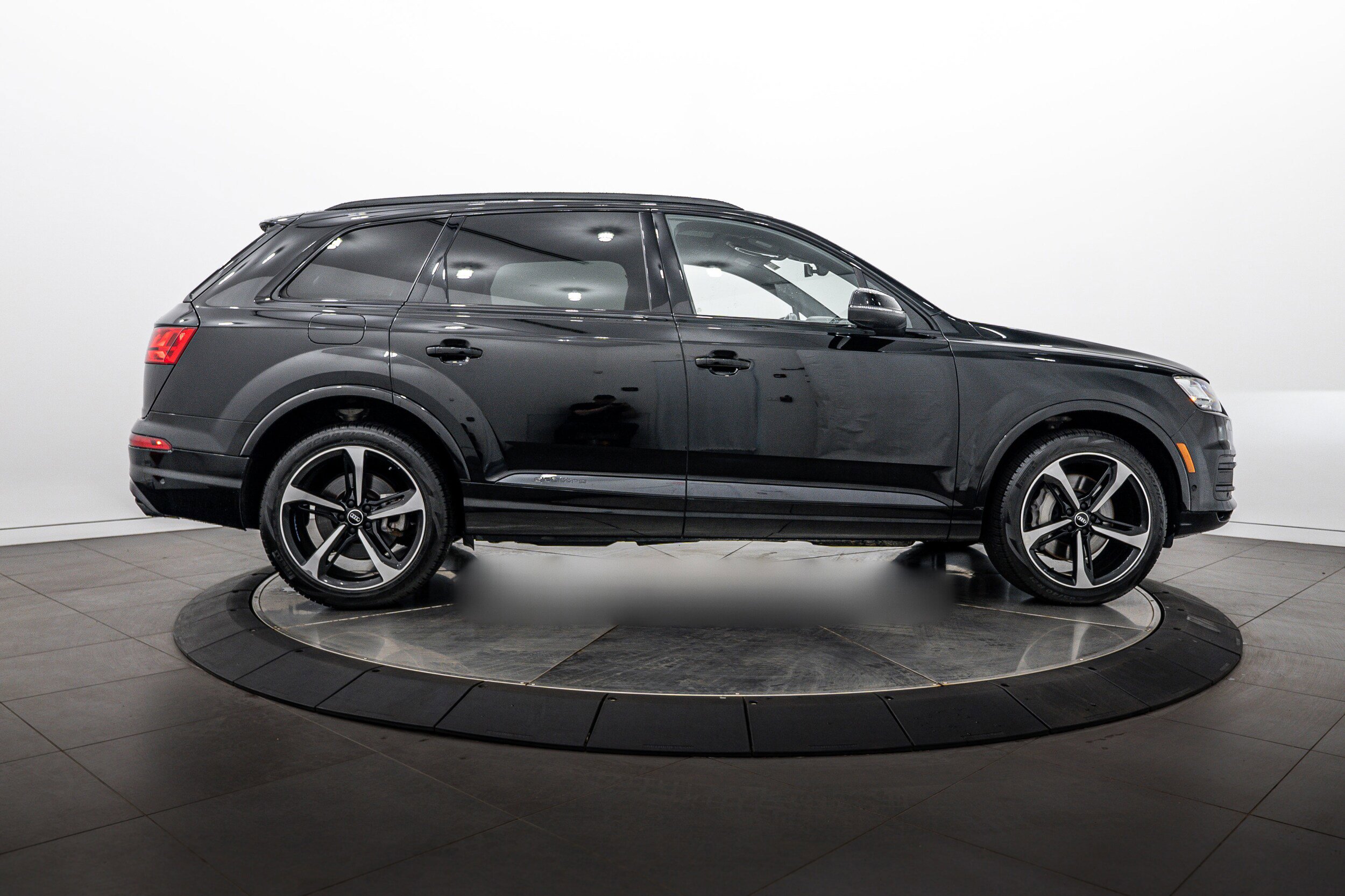 Used 2019 Audi Q7 3.0T Prestige AWD/4WD image 3