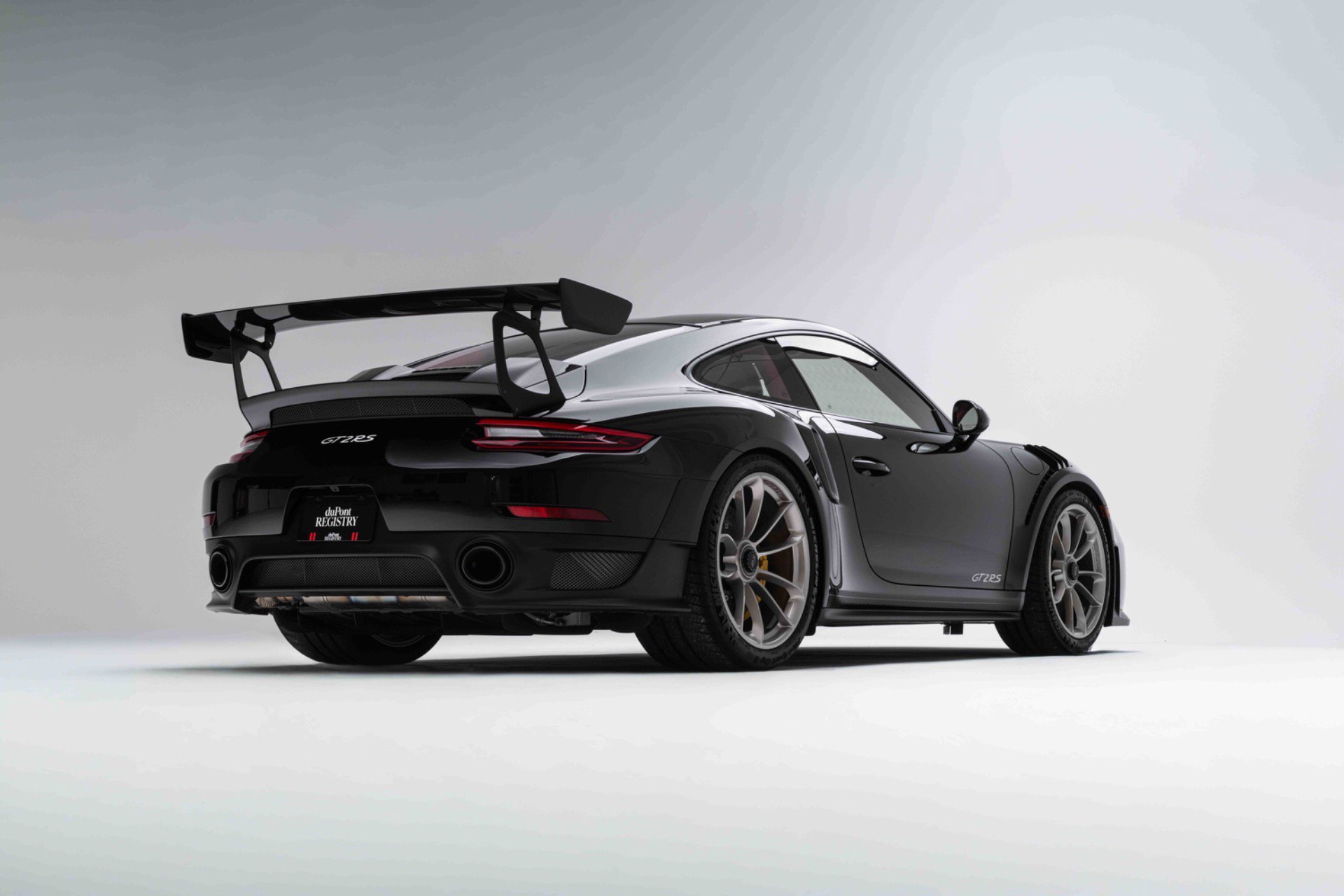 Used 2018 Porsche 911 GT2 RS RWD image 3