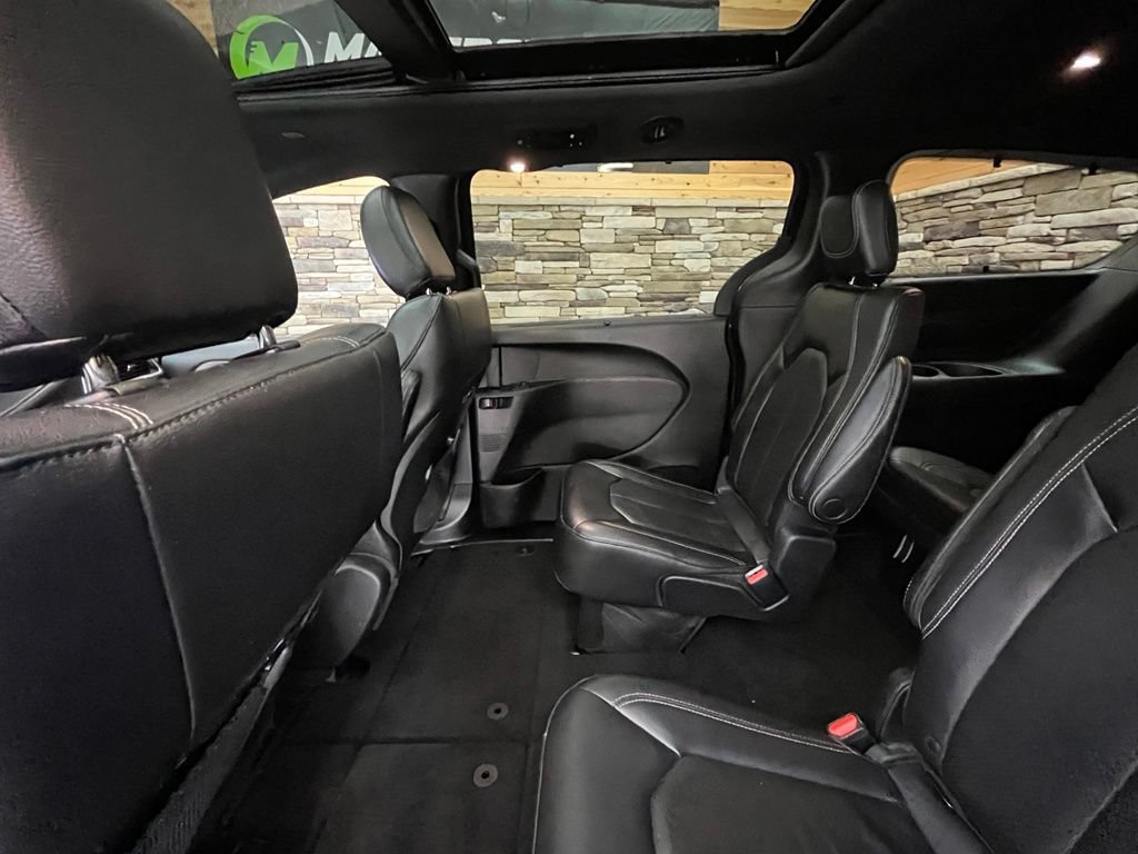 Used 2022 Chrysler Pacifica Touring-L w/ S Appearance Package AWD/4WD image 39