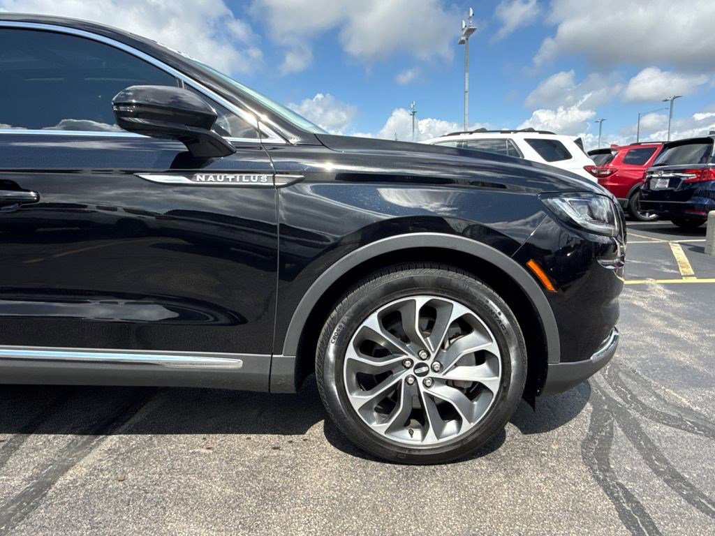 Used 2023 Lincoln Nautilus Reserve w/ Luxury Package image 15