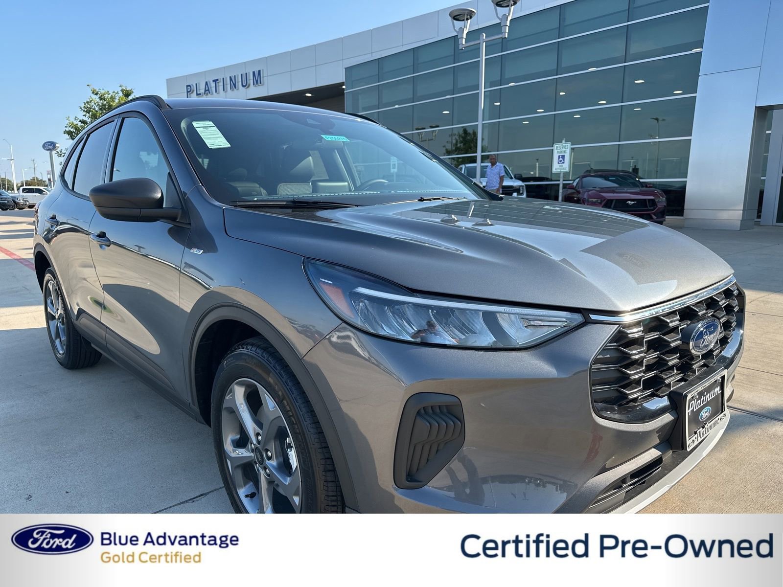 Used 2025 Ford Escape ST-Line image 1