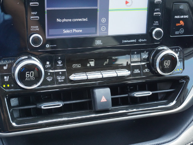 Used 2021 Toyota Highlander Limited FWD image 40