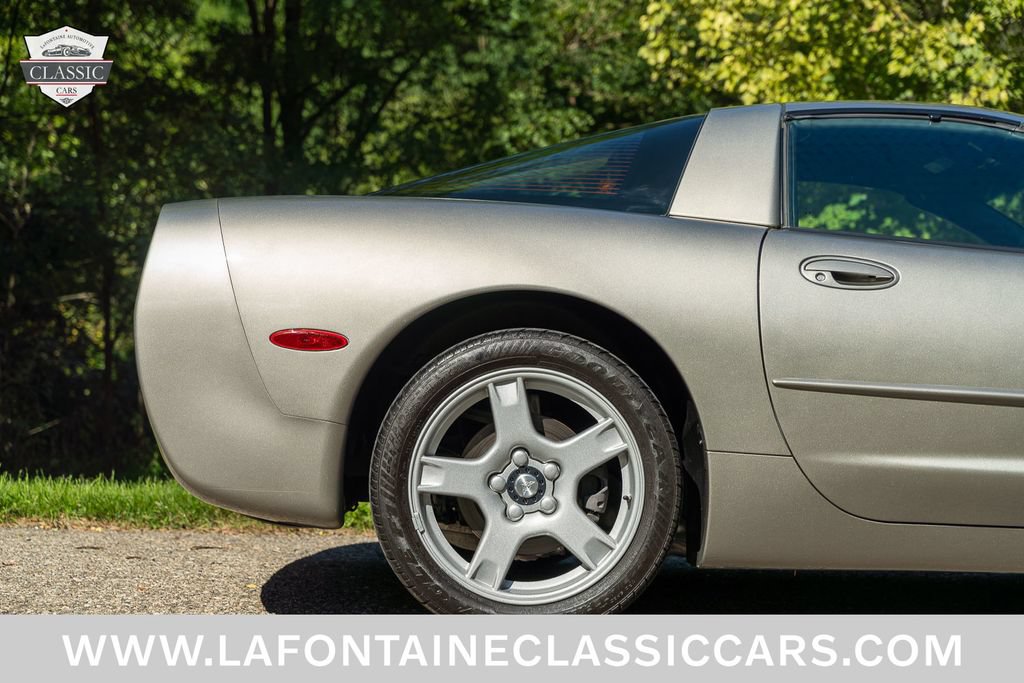Used 1999 Chevrolet Corvette Coupe RWD image 30