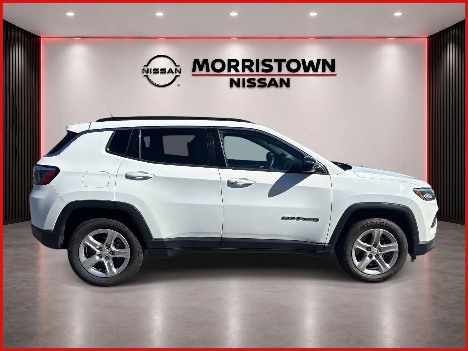 Used 2024 Jeep Compass Latitude AWD/4WD image 2