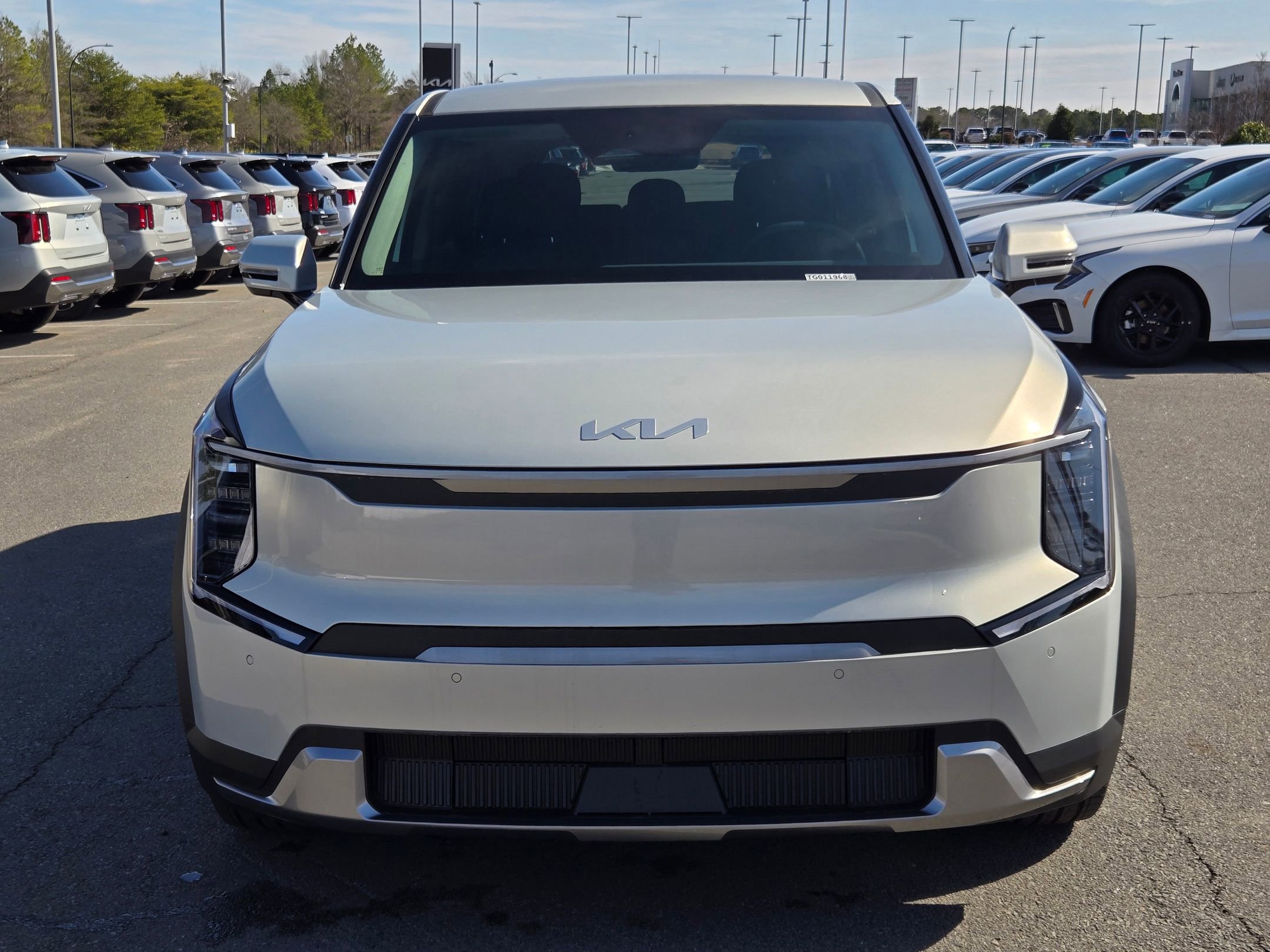 New 2026 Kia EV9 Light RWD image 2