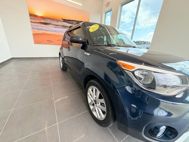 Used 2019 Kia Soul + FWD image 13