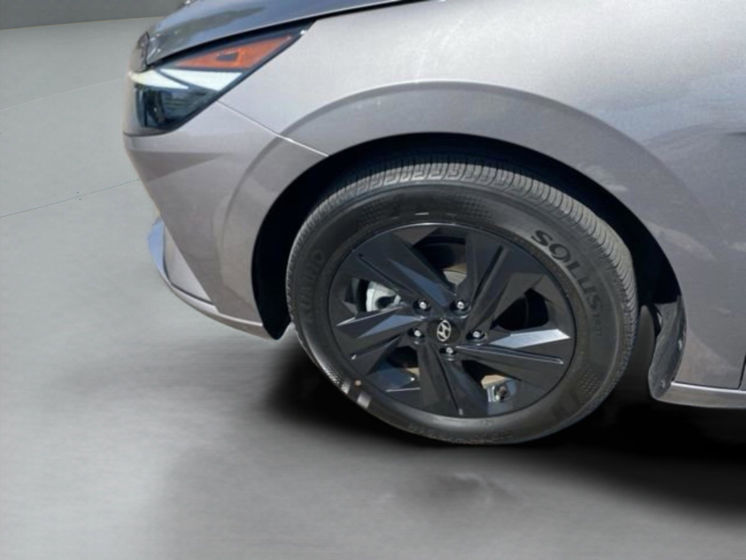 Certified 2023 Hyundai Elantra Blue image 10