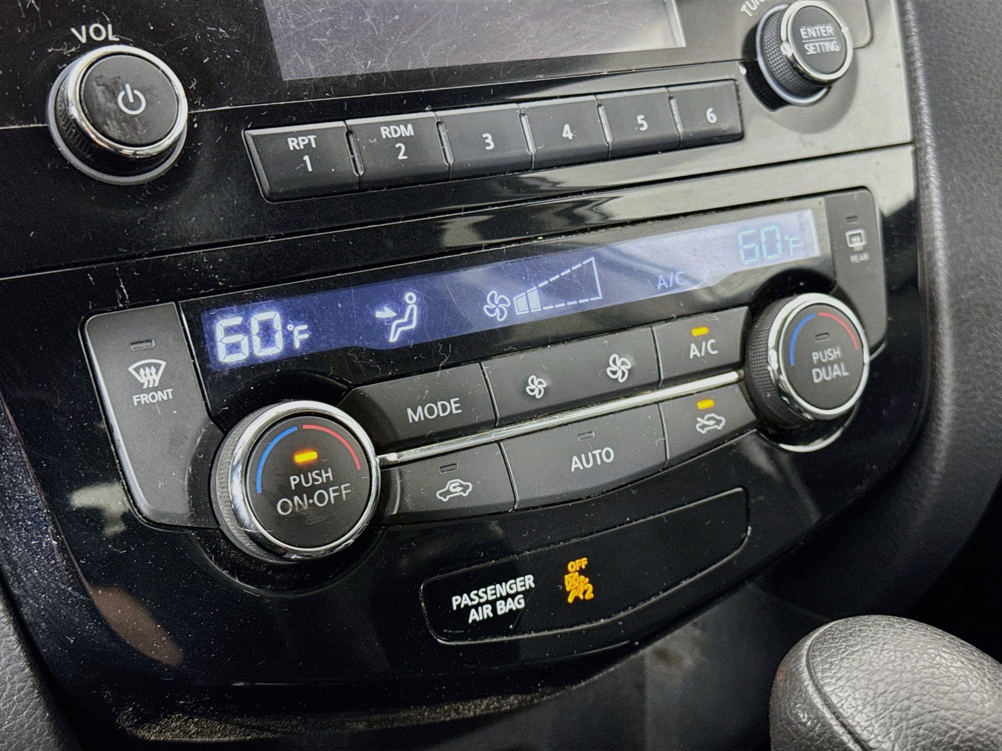 Used 2016 Nissan Rogue SV AWD/4WD image 15