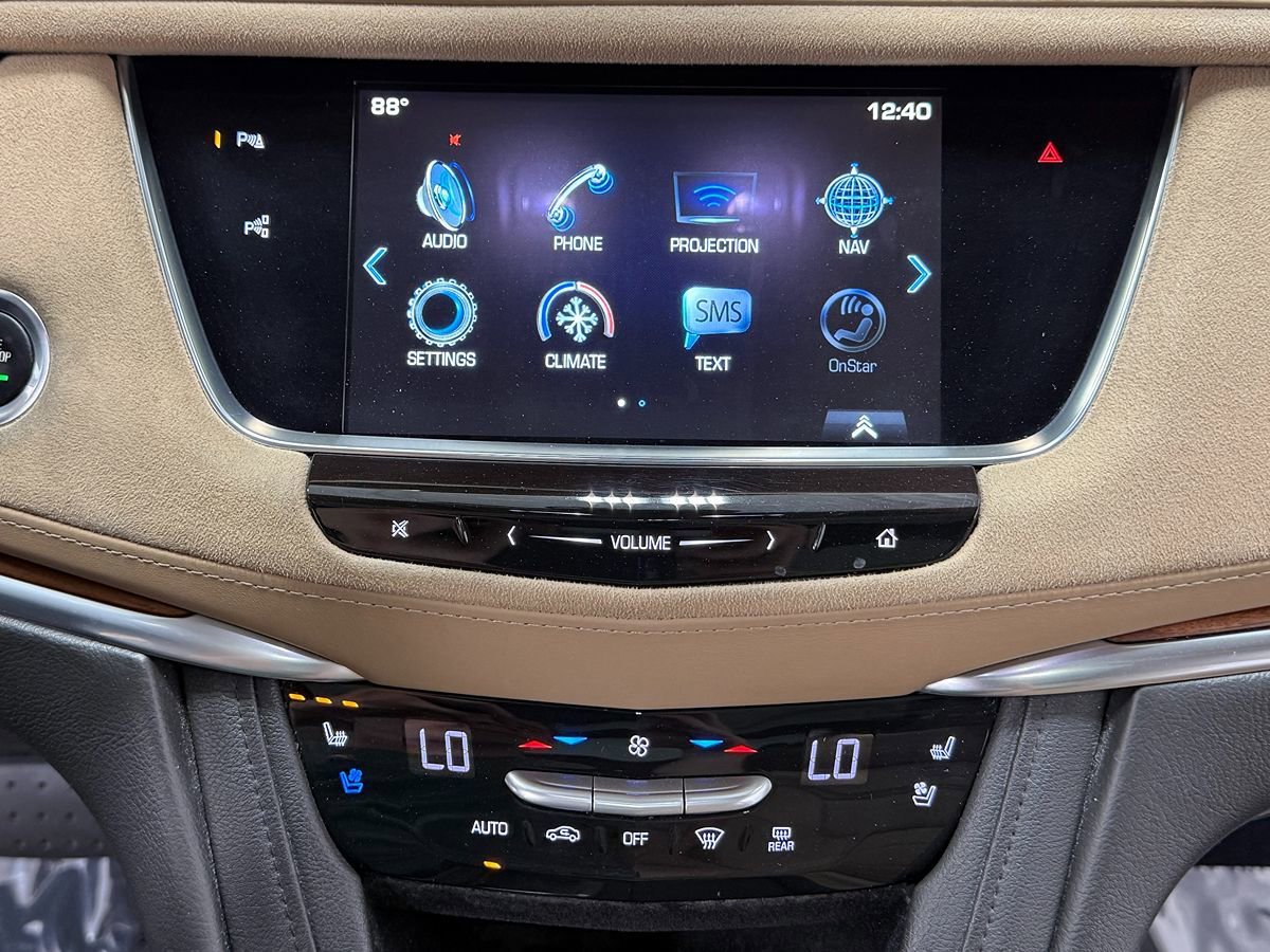 Used 2018 Cadillac XT5 Platinum w/ Driver Assist Package AWD/4WD image 23