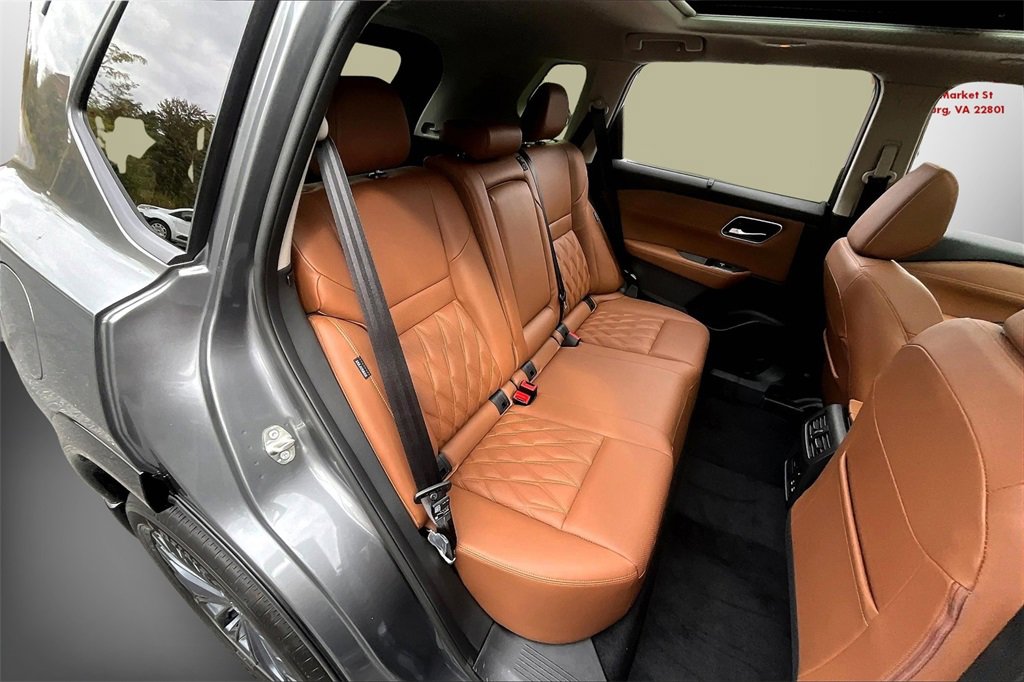 New 2026 Nissan Rogue Platinum image 9