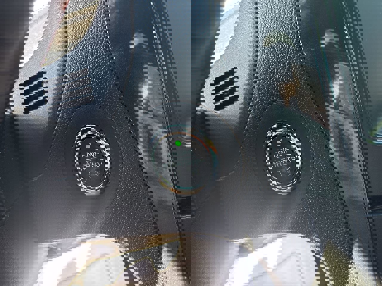 Used 2017 Ford Explorer XLT w/ Equipment Group 201A image 30