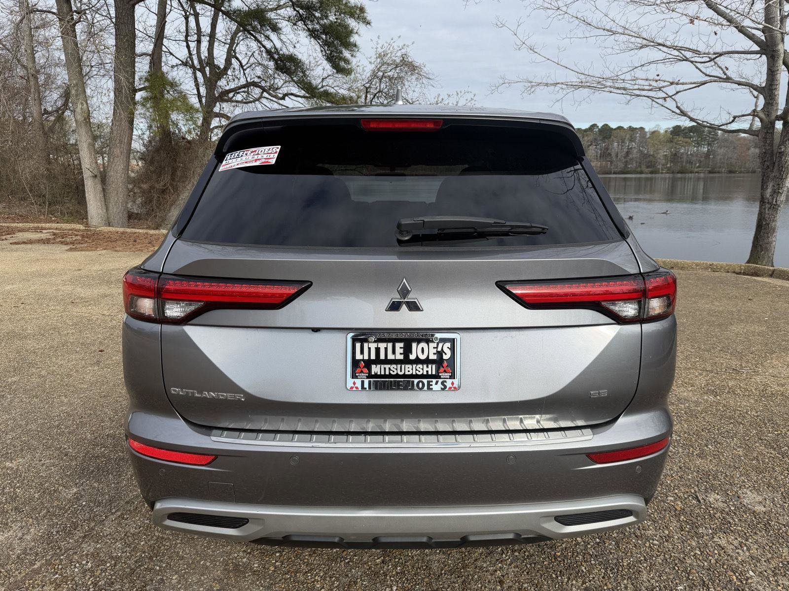Used 2022 Mitsubishi Outlander SE image 4