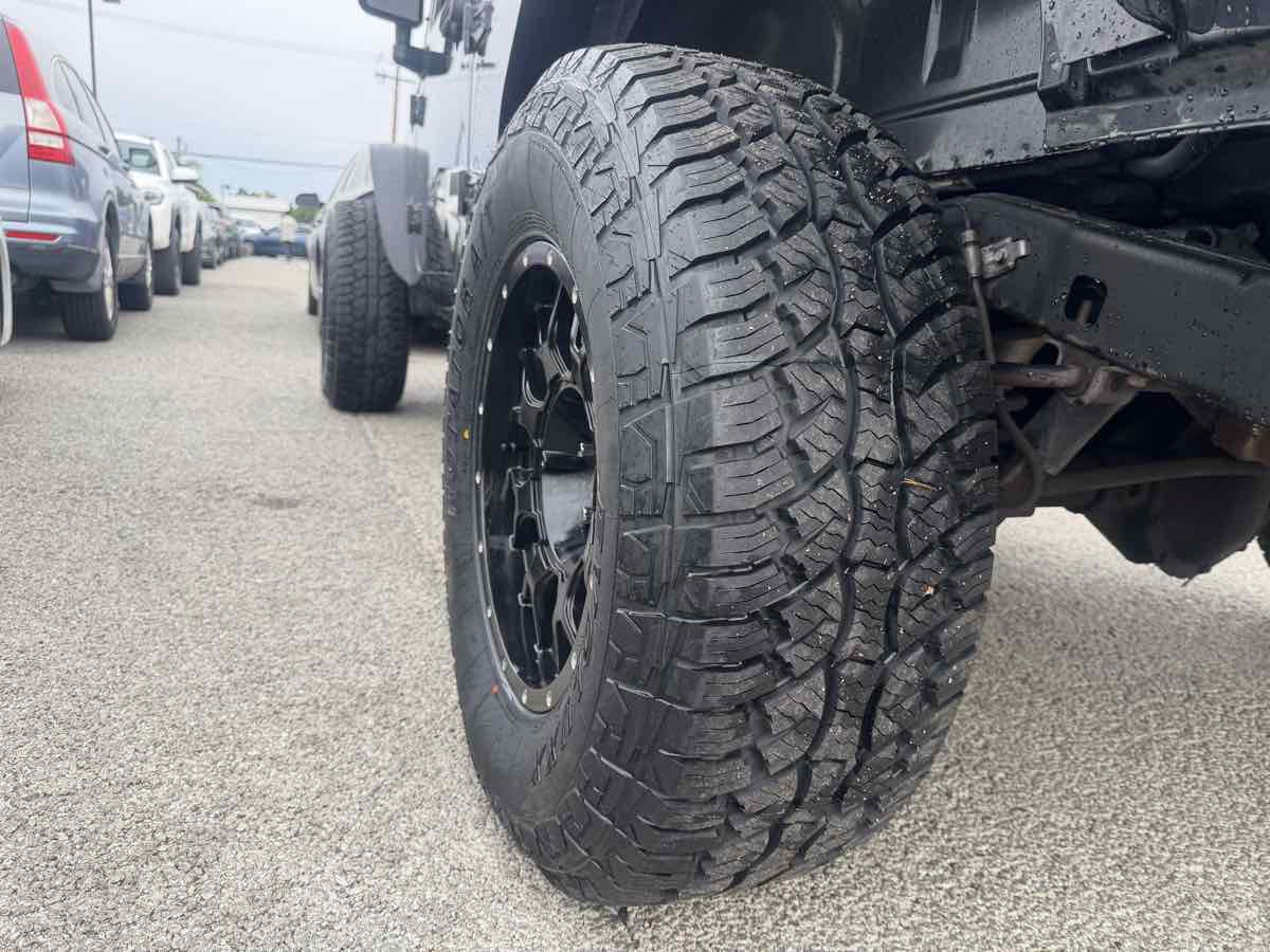 Used 2016 Jeep Wrangler Unlimited Sport w/ Connectivity Group AWD/4WD image 3