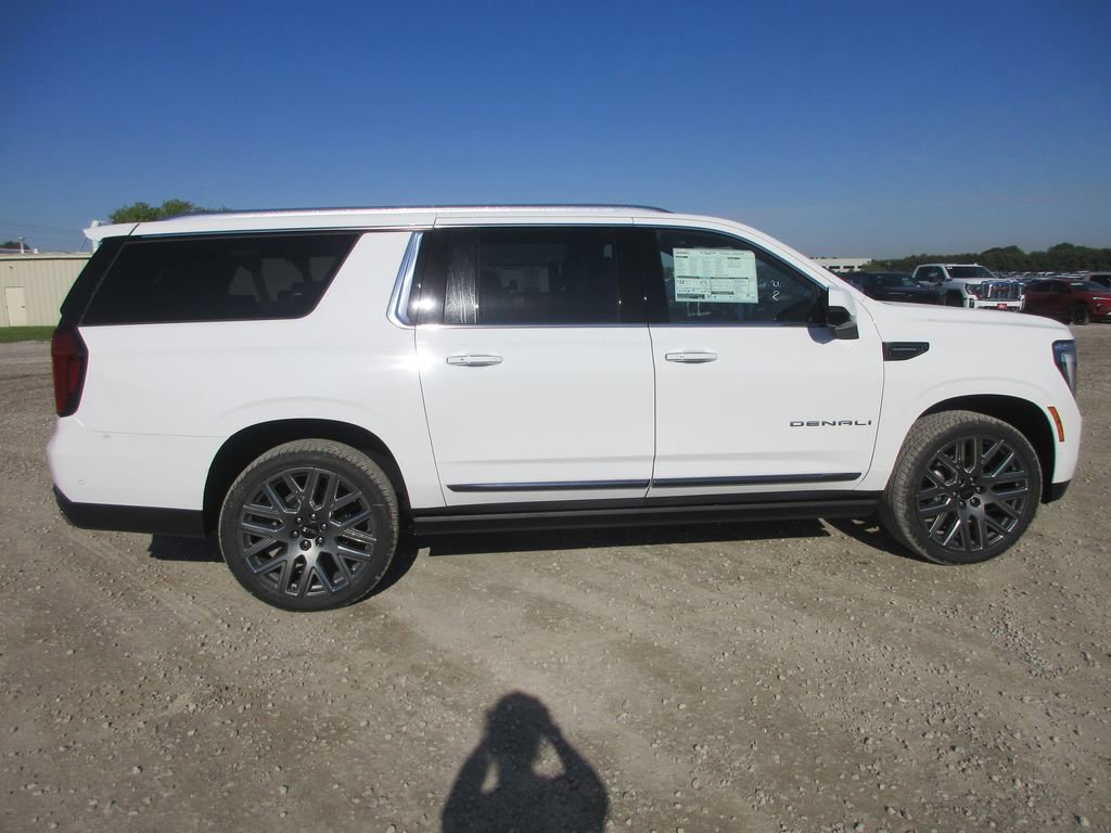 New 2026 GMC Yukon XL Denali Ultimate AWD/4WD image 3