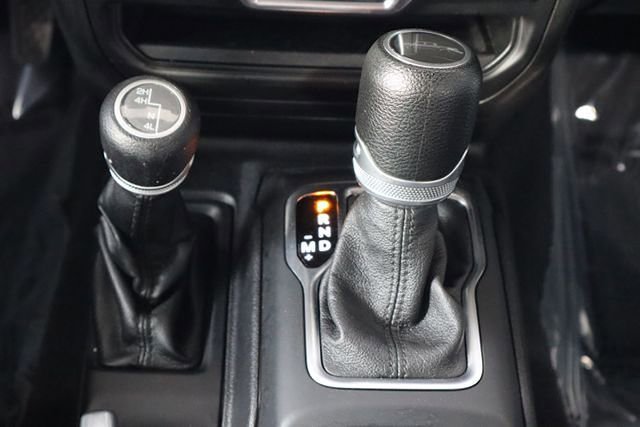 Used 2020 Jeep Gladiator Sport image 33