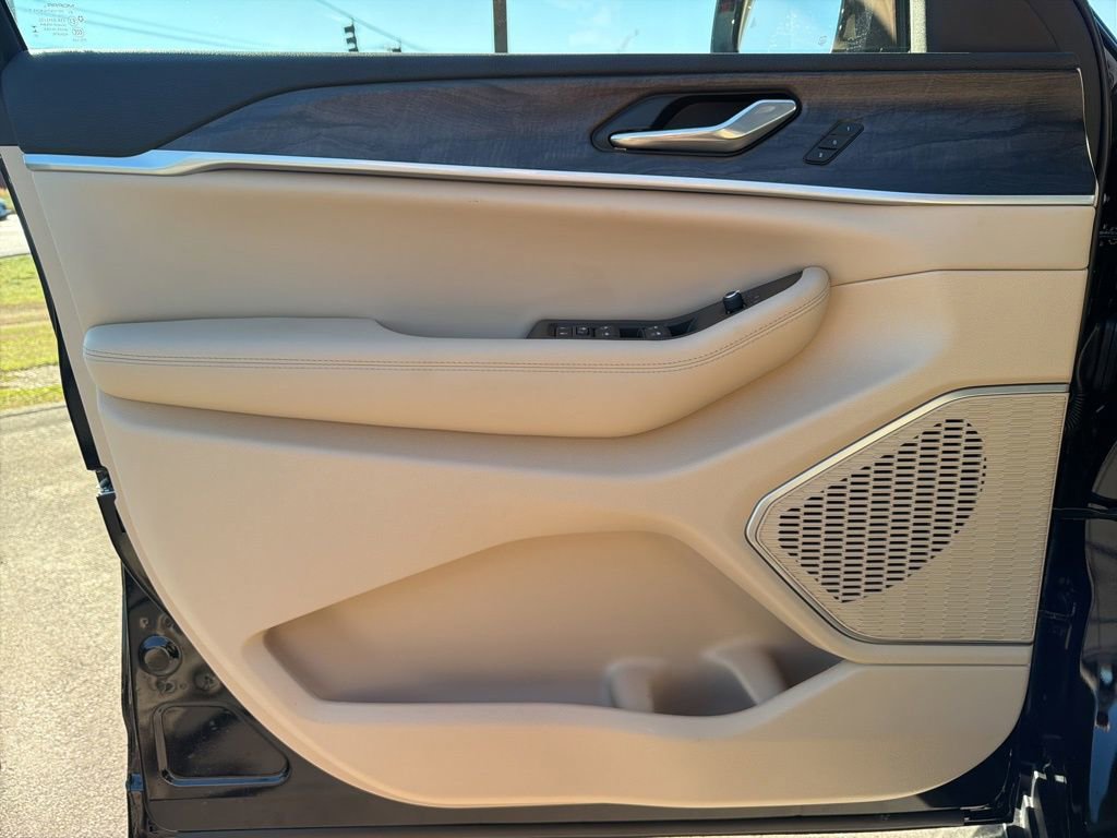 New 2026 Jeep Grand Cherokee Limited w/ Limited Altitude Package image 27