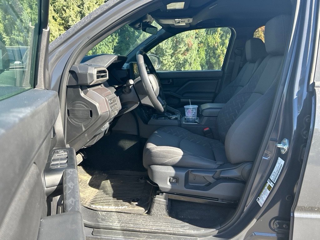 Used 2025 Toyota Tacoma SR5 AWD/4WD image 8