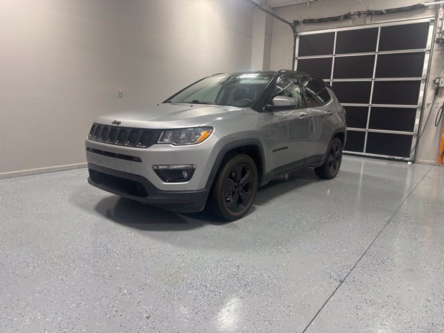 Used 2020 Jeep Compass Latitude FWD image 2