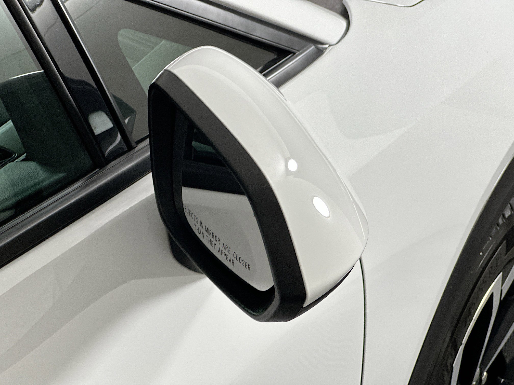 Used 2025 Chevrolet Equinox EV LT image 10