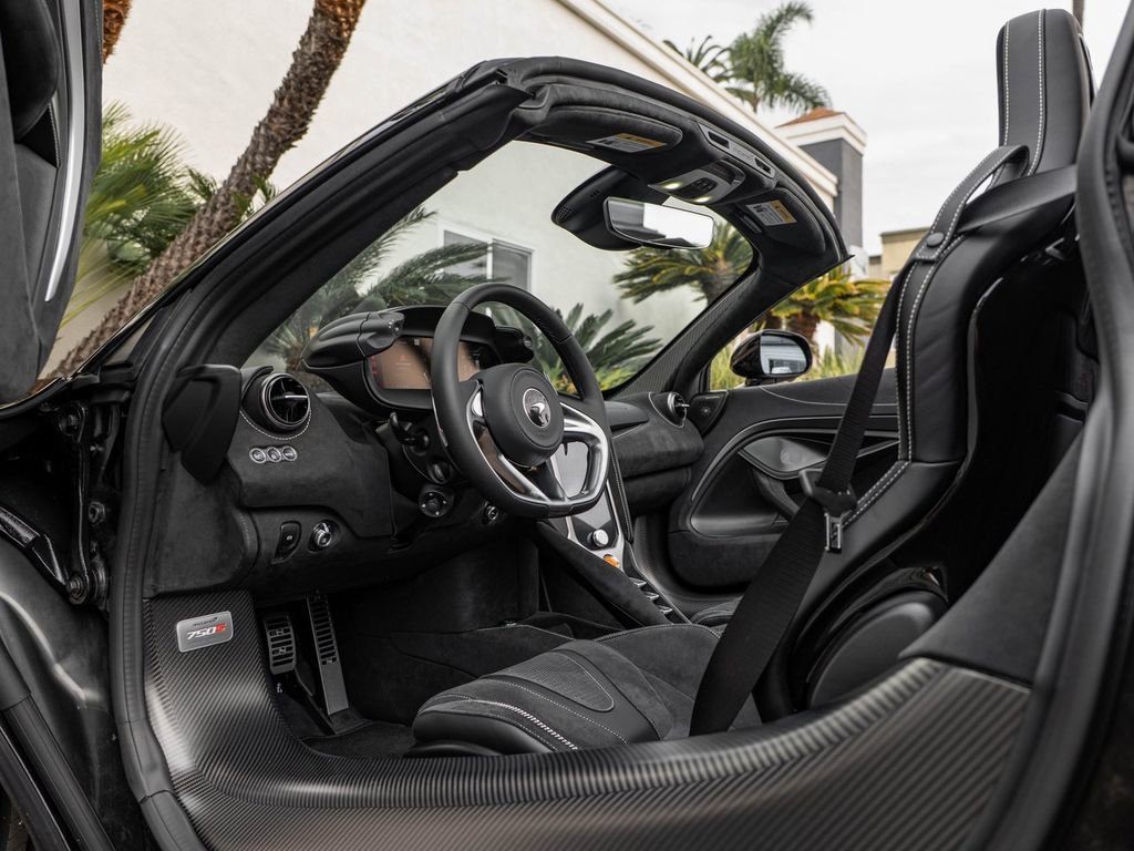 New 2026 McLaren 750S Spider RWD image 8
