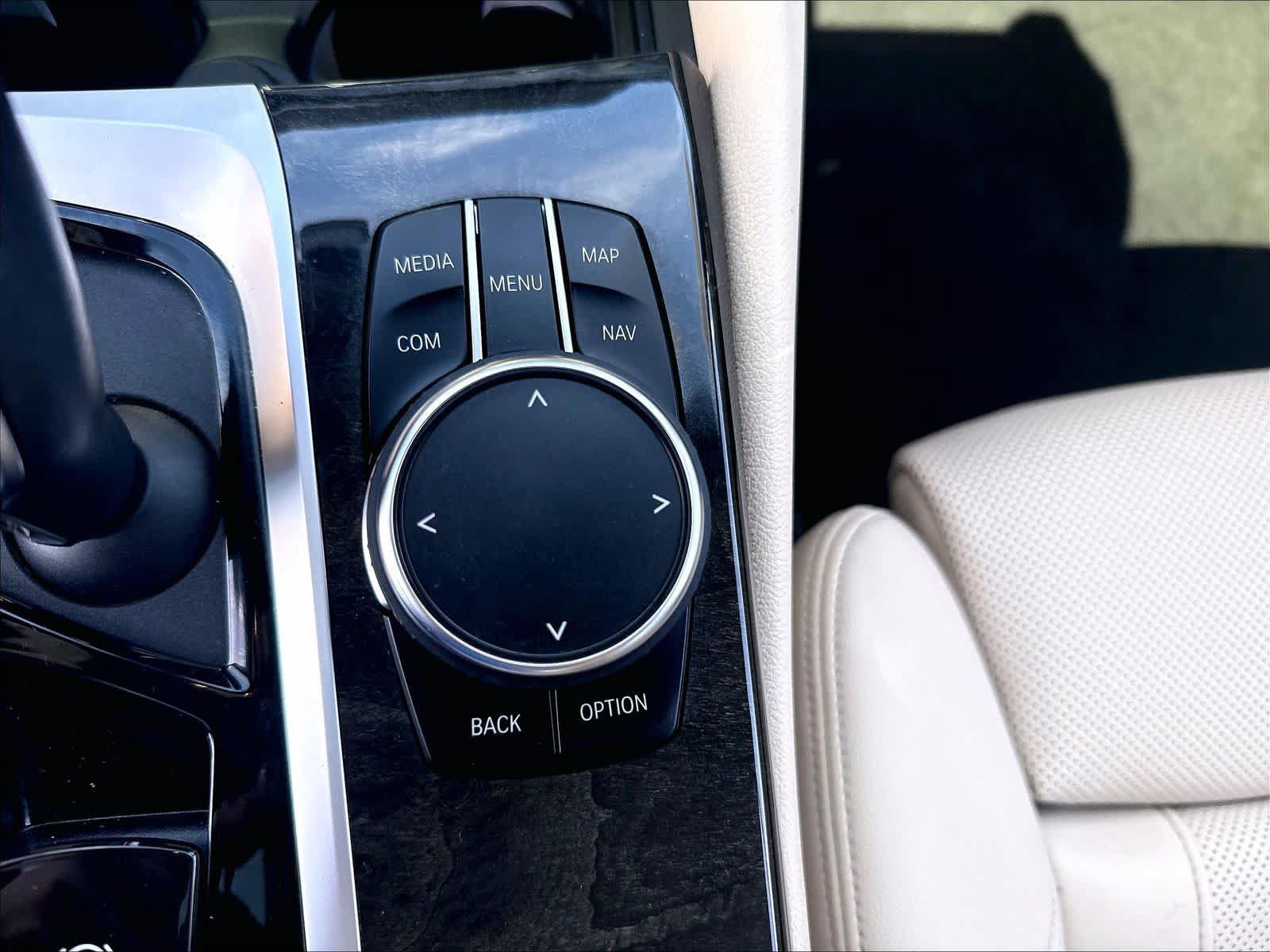 Used 2023 BMW 530e w/ Convenience Package RWD image 18
