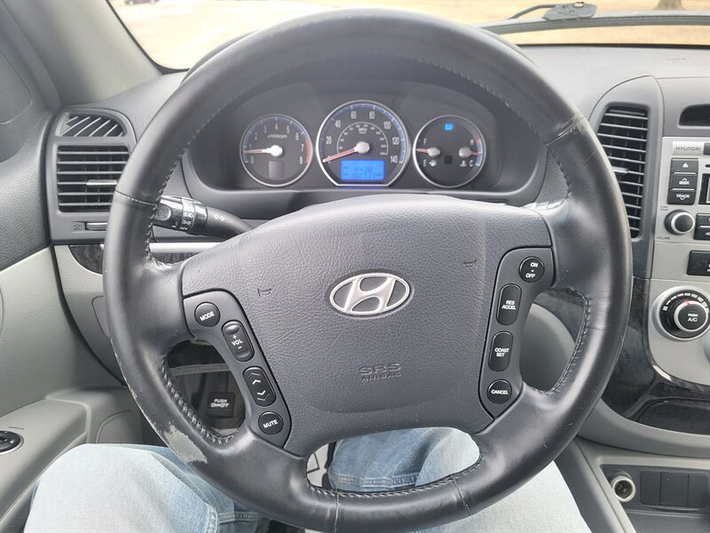 Used 2008 Hyundai Santa Fe SE FWD image 16