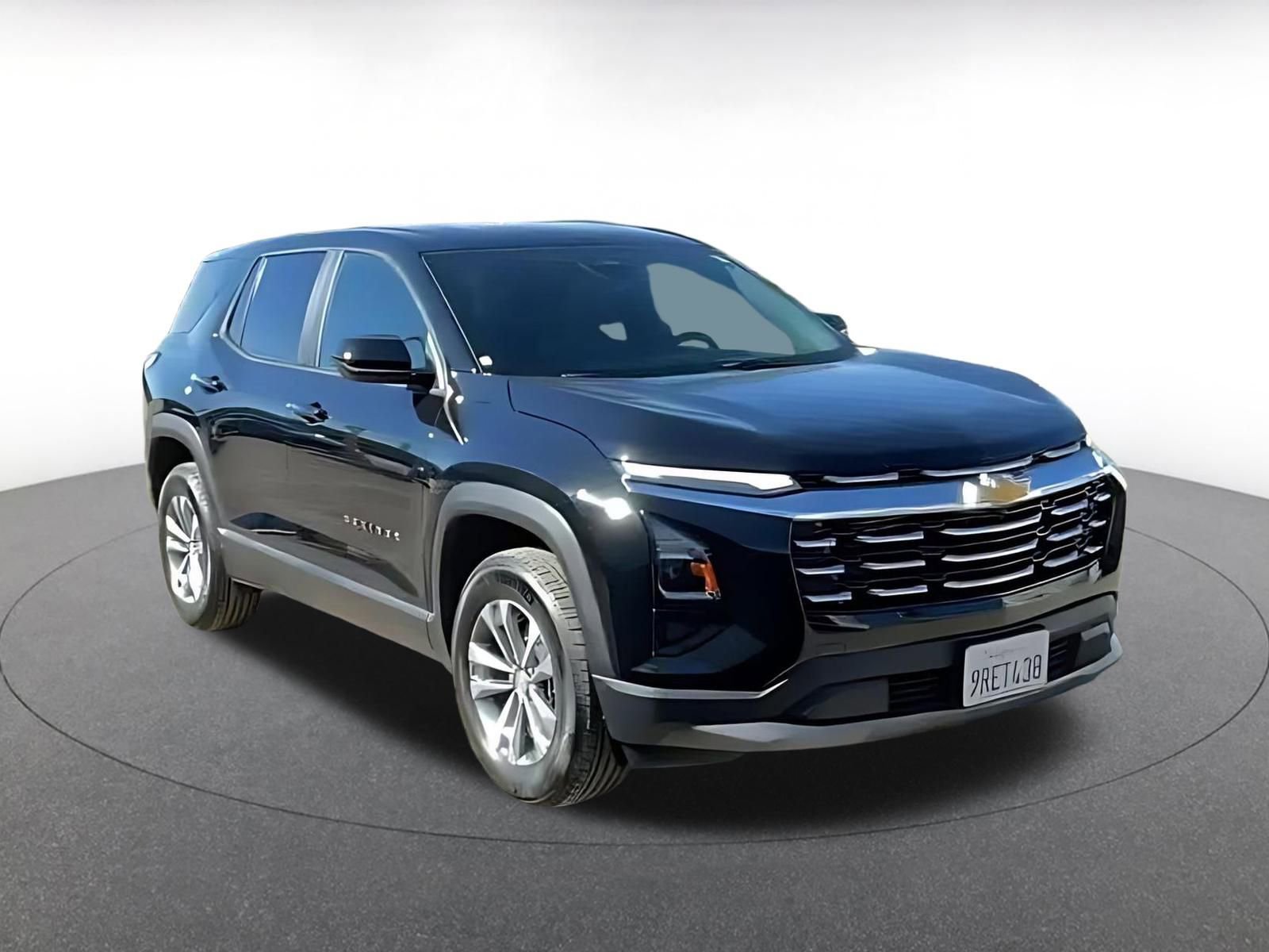 Used 2025 Chevrolet Equinox LT image 3