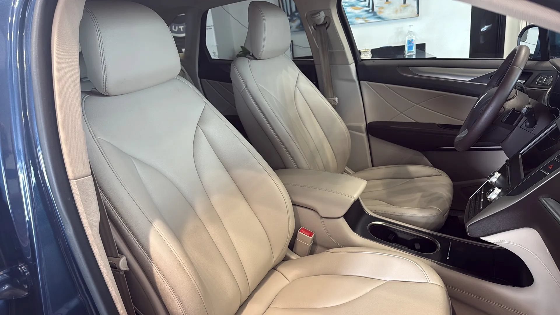 Used 2018 Lincoln MKC Premiere FWD image 39