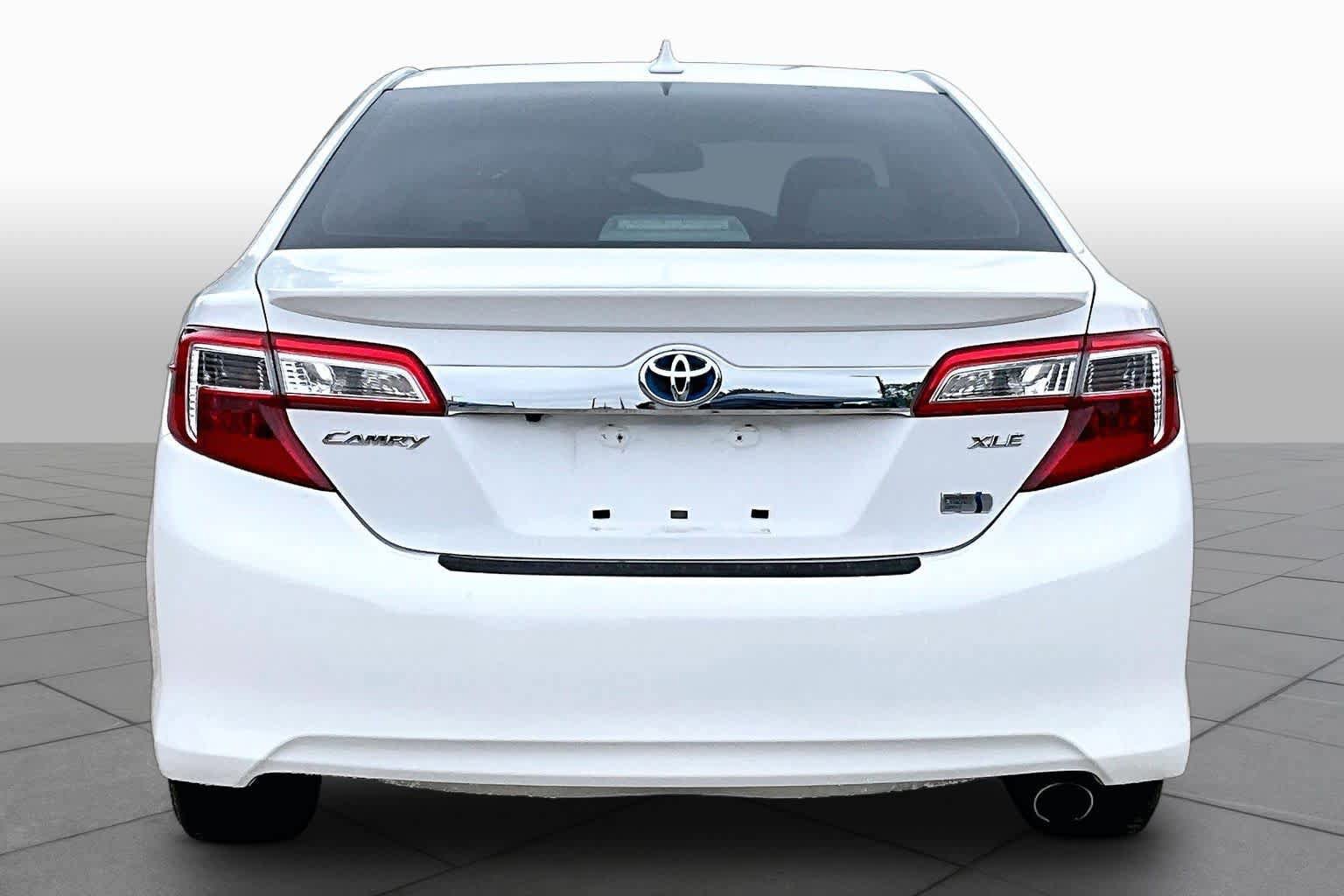 Used 2012 Toyota Camry XLE w/ Leather Pkg FWD image 5