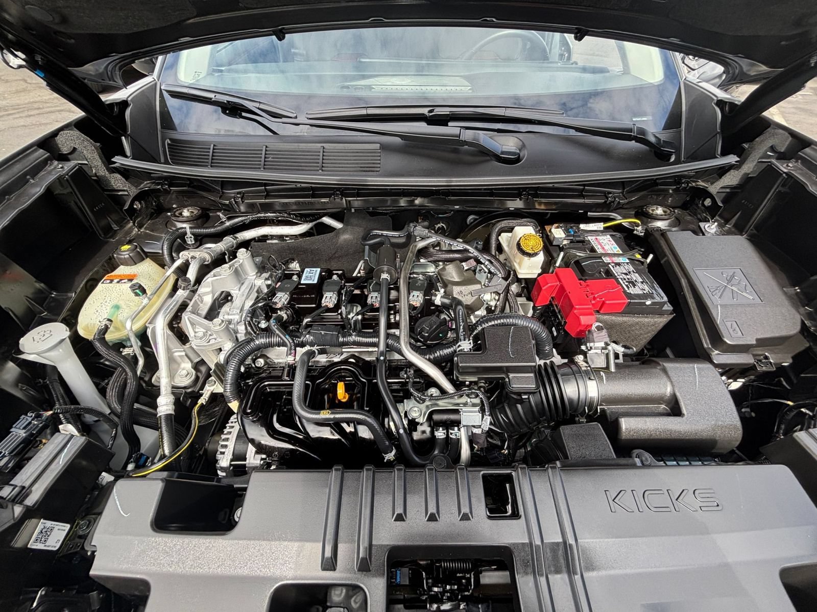 Used 2026 Nissan Kicks SR FWD image 30