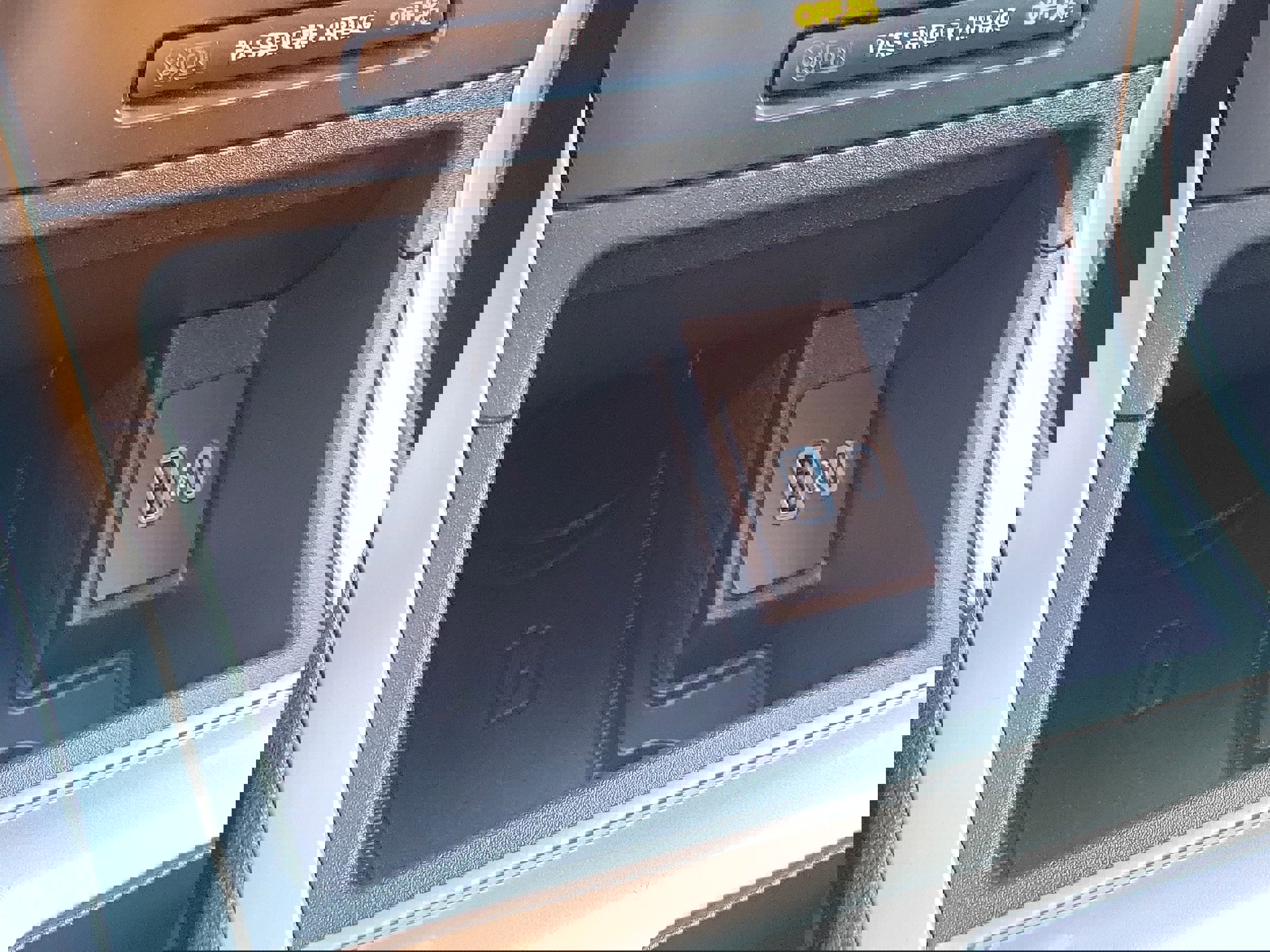 Used 2024 Ford Edge SEL w/ Convenience Package image 32