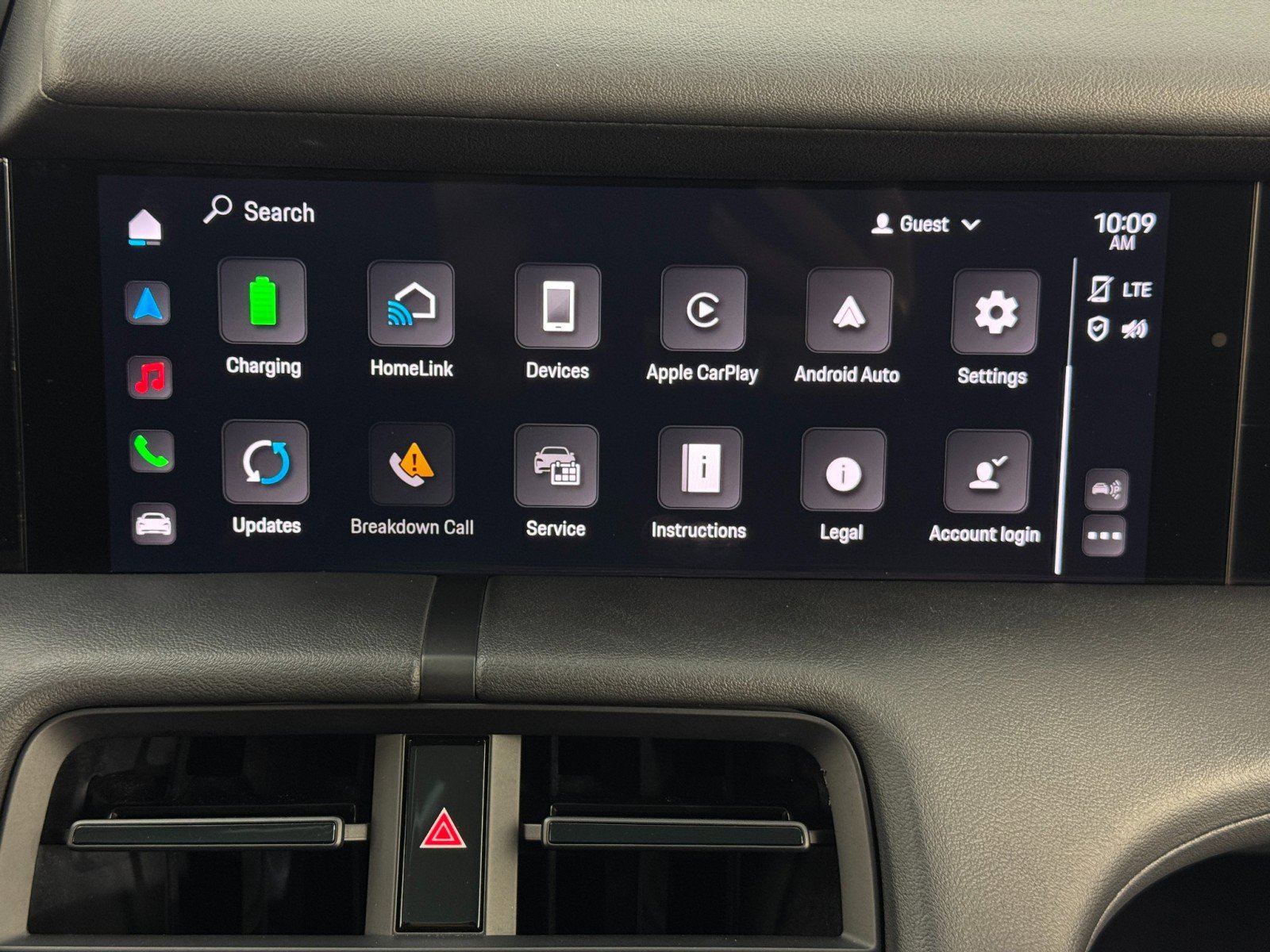 Used 2023 Porsche Taycan 4S w/ Premium Package image 25