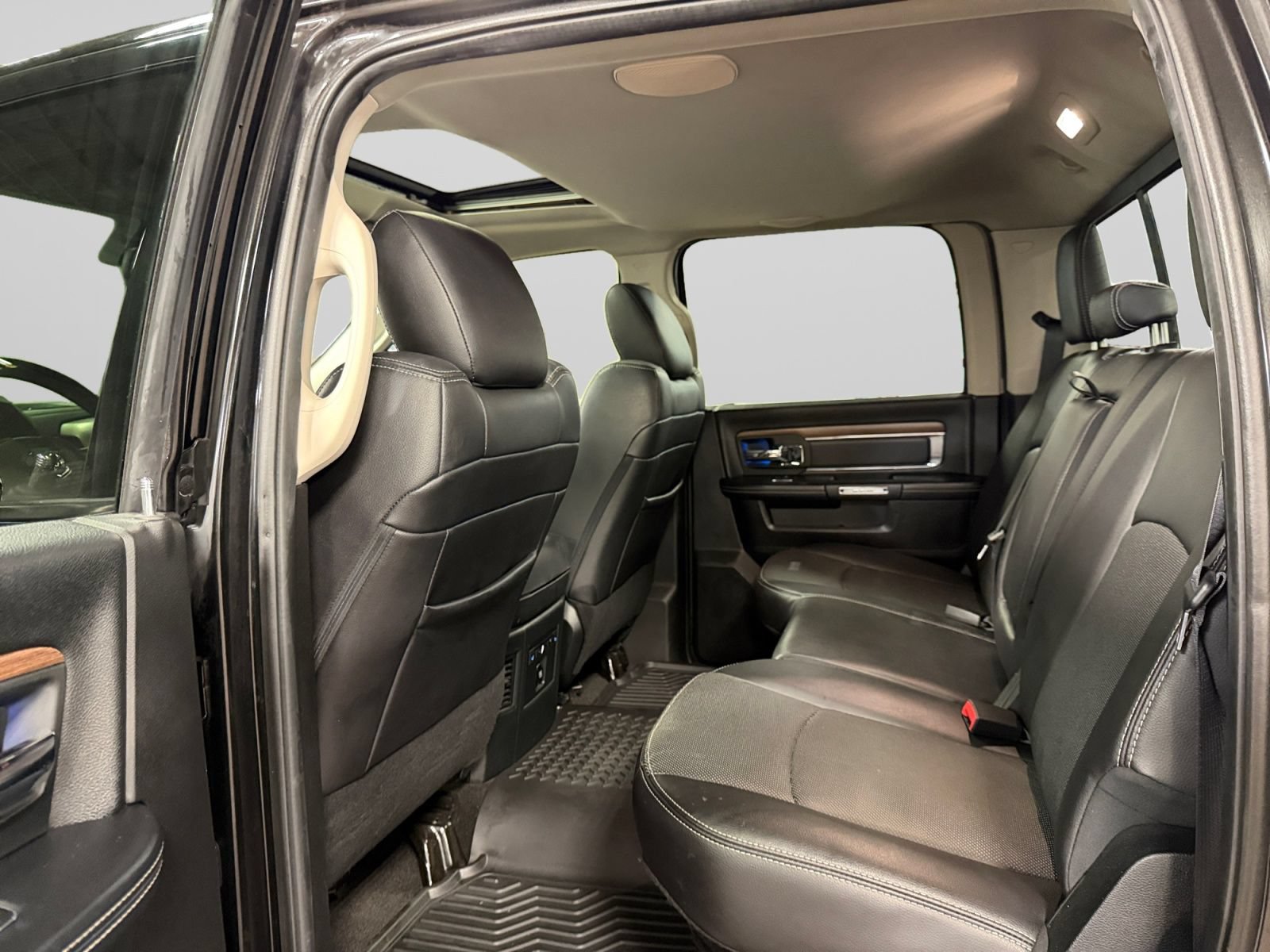 Used 2017 RAM 2500 Laramie AWD/4WD image 39