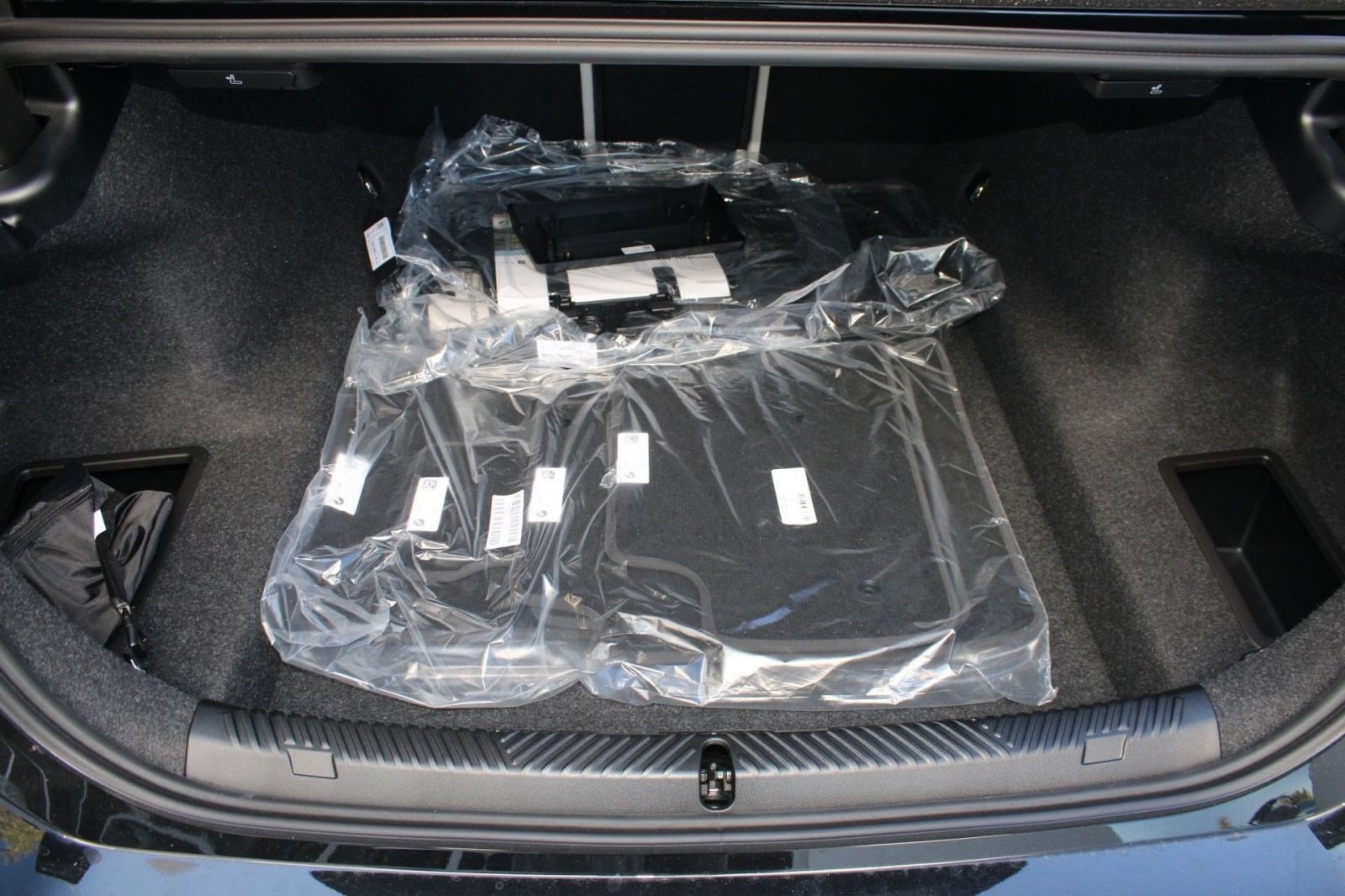 Used 2026 BMW 530i w/ M Sport Package RWD image 26