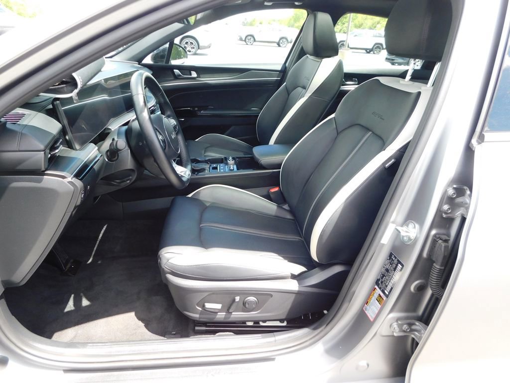Used 2025 Kia K5 GT-Line w/ GT-Line Premium Package FWD image 12